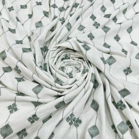 Tecido Viscolinho Bordado Verde Lurex e Off White • Conexão Tecidos