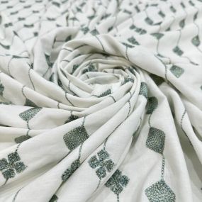 Tecido Viscolinho Bordado Verde Lurex e Off White • Conexão Tecidos 2