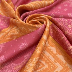 Tecido Cetim de Seda Pura Estampada Bandana Laranja e Pink • Conexão 2