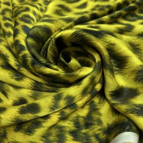 Tecido Cetim de Seda Pura Estampada Onça Amarelo • Conexão Tecidos 2