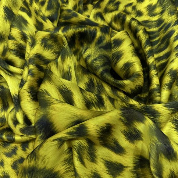 Tecido Cetim de Seda Pura Estampada Onça Amarelo • Conexão Tecidos