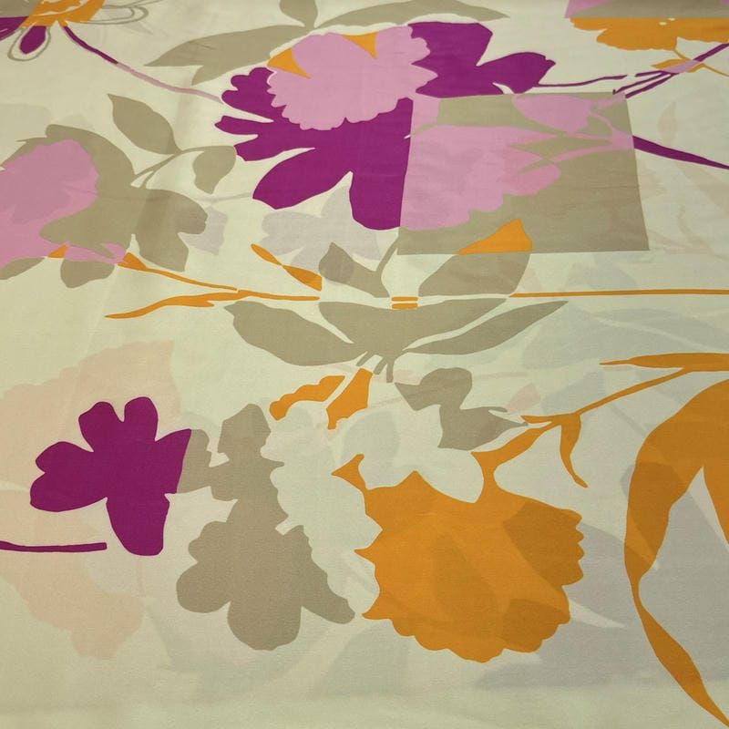 Tecido Cetim de Seda Pura Estampada Floral Abstrato Fúcsia • Conexão