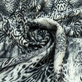 Tecido Cetim de Seda Pura Estampada Cobra P&B • Conexão Tecidos