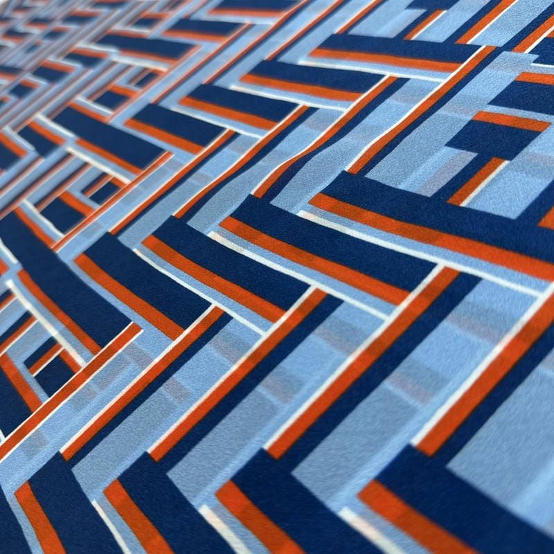 Tecido Cetim de Seda Pura Estampada Labirinto Azul • Conexão Tecidos