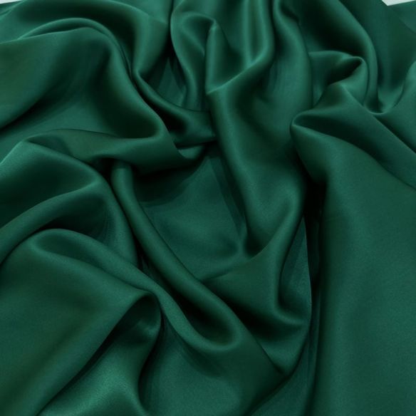 Tecido Cetim de Seda Pura Verde Esmeralda • Conexão Tecidos