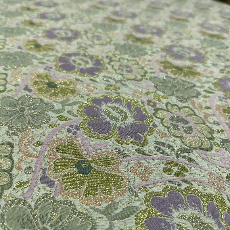 Tecido Jacquard Brocado Floral Verde Chá com Lilás • Conexão Tecidos