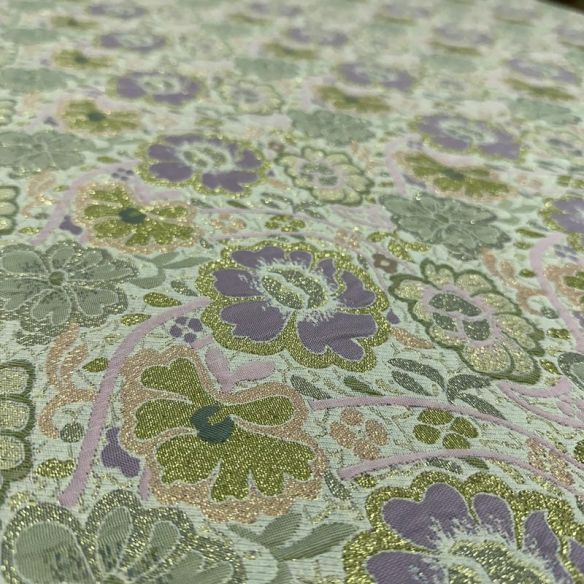Tecido Jacquard Brocado Floral Verde Chá com Lilás • Conexão Tecidos