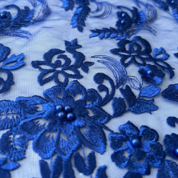 Tecido Tule Bordado com Pedrarias Azul Bic Floral • Conexão Tecidos