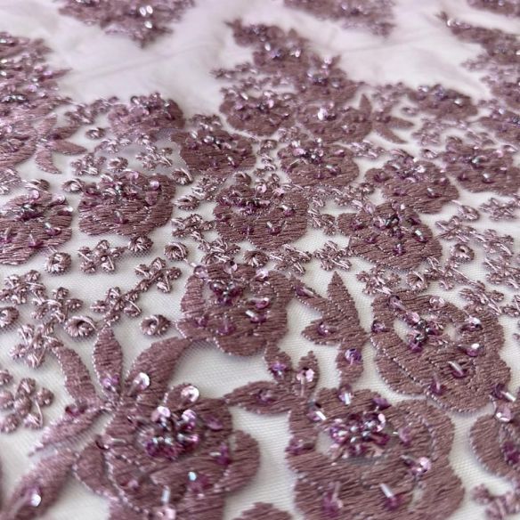Tecido Tule Bordado com Pedrarias Malva Rosé • Conexão Tecidos