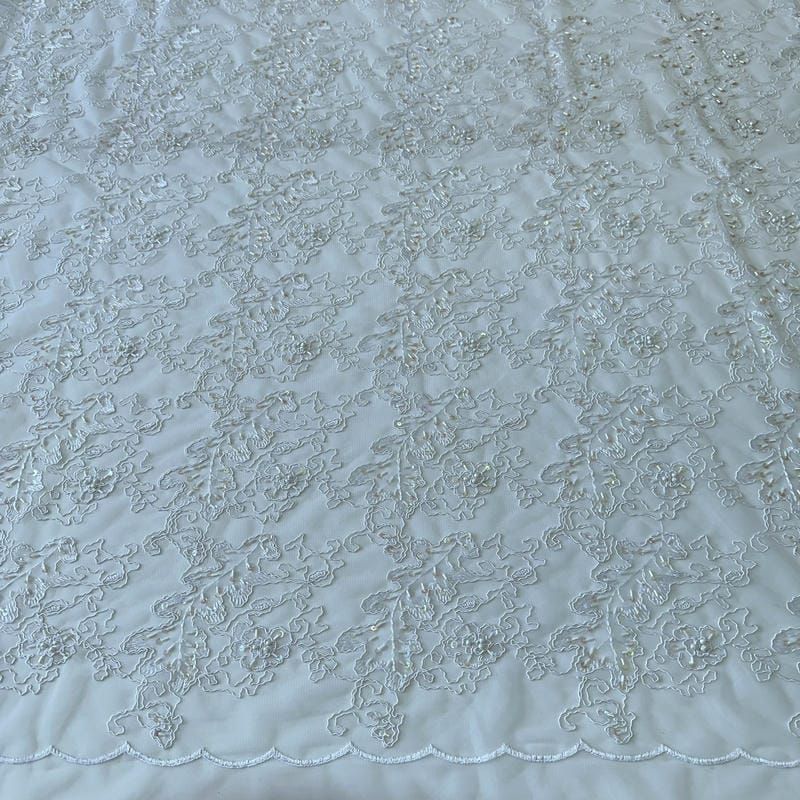 Tecido Tule Bordado com Pedrarias Off White Perolado • Conexão Tecidos