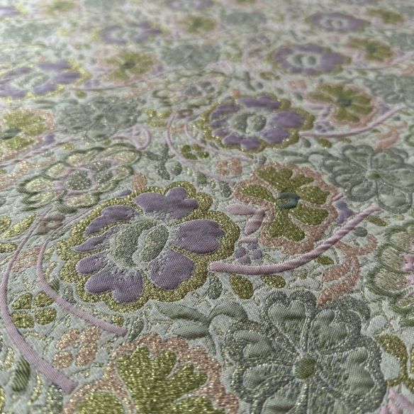 Tecido Jacquard Brocado Floral Verde Chá com Lilás • Conexão Tecidos