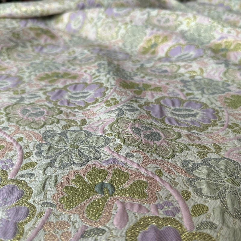 Tecido Jacquard Brocado Floral Verde Chá com Lilás • Conexão Tecidos