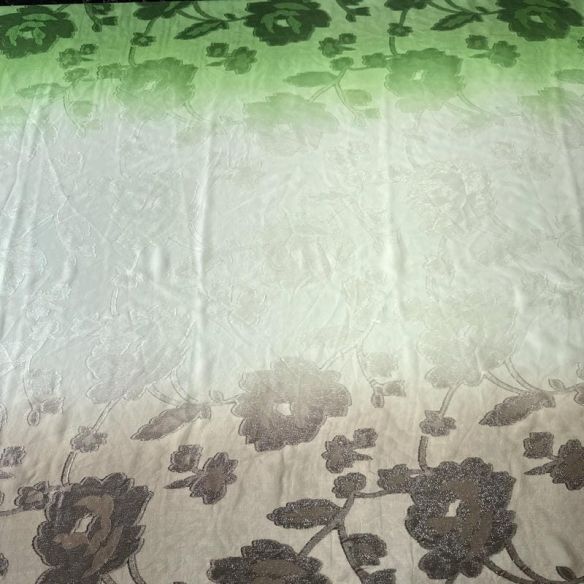 Tecido Devorê de Seda Francesa Degradê Floral Verde Fendi • Conexão