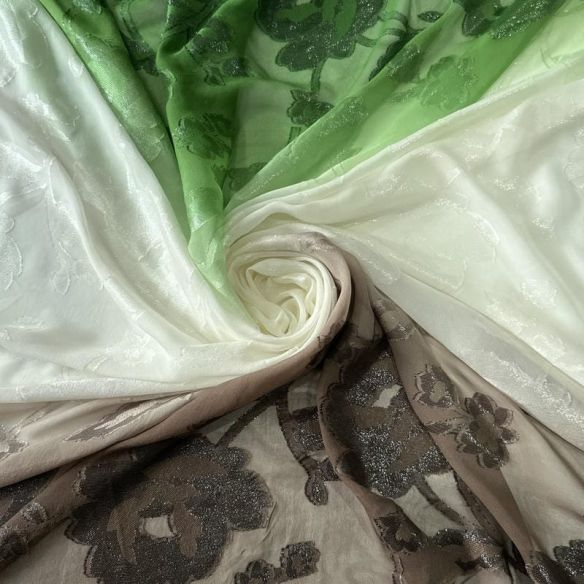 Tecido Devorê de Seda Francesa Degradê Floral Verde Fendi • Conexão