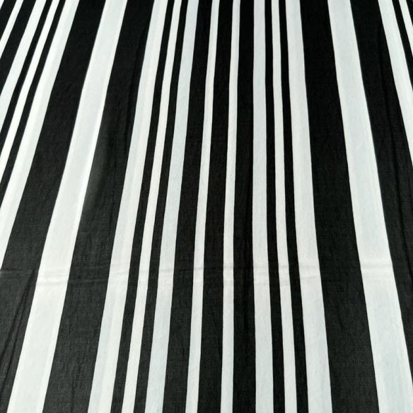 Tecido Musseline Estampada Listras Verticais Preto e Branco • Conexão