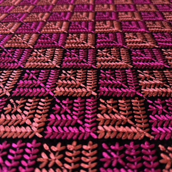 Tecido Musseline Bordada Salmão e Pink
