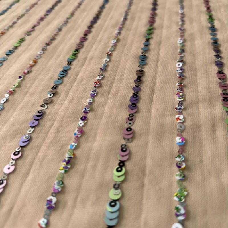 Tecido Musseline Bordada Micro Paetês Holográficos Nude • Conexão