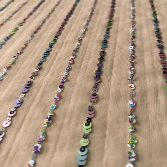 Tecido Musseline Bordada Micro Paetês Holográficos Nude • Conexão