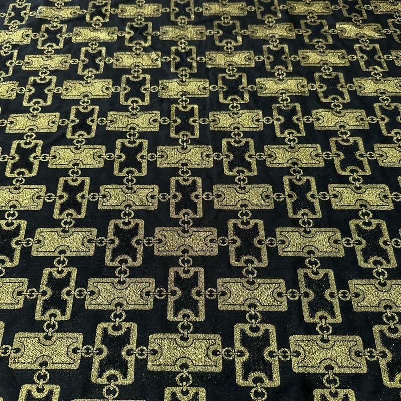 Tecido Jacquard Brocado Correntes Douradas Fundo Preto • Conexão
