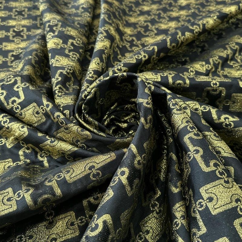 Tecido Jacquard Brocado Correntes Douradas Fundo Preto • Conexão