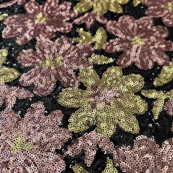 Tecido Paetê Estampado Floral Fundo Preto • Conexão Tecidos