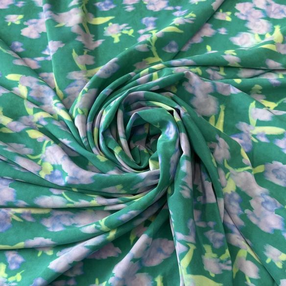 Tecido Crepe de Chine Estampado Floral Aquarelado • Conexão Tecidos