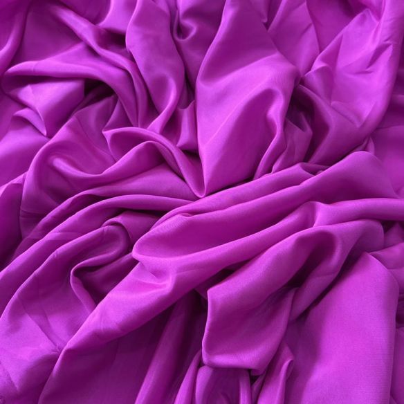 Tecido Crepe de Chine Liso Roxo Orquídea • Conexão Tecidos