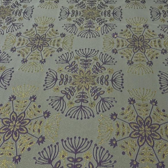 Tecido Jacquard Metalizado Floral Mandala Lilás e Dourado Fundo Cinza