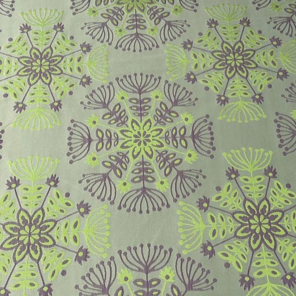 Tecido Jacquard Metalizado Floral Mandala Verde Lima e Lilás Fundo