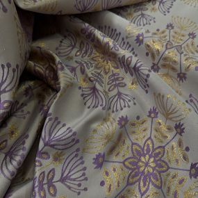 Tecido Jacquard Metalizado Floral Mandala Lilás e Dourado Fundo Cinza