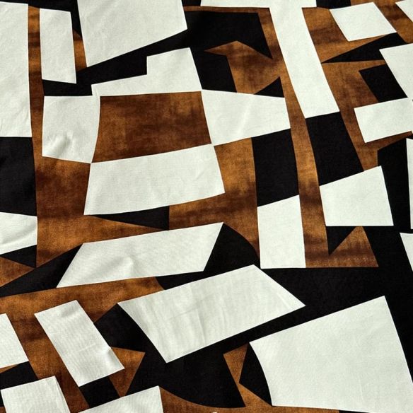 Tecido Viscose Estampada Geométrico Marrom e Preto • Conexão Tecidos