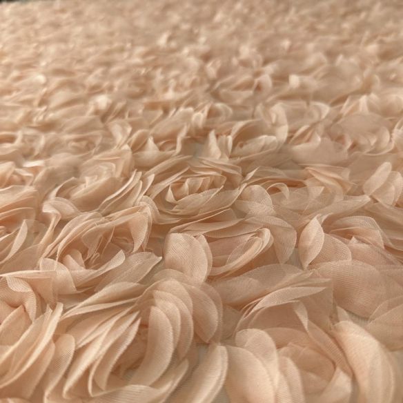 Tecido Tule Bordado 3D Rosas Pêssego • Conexão Tecidos