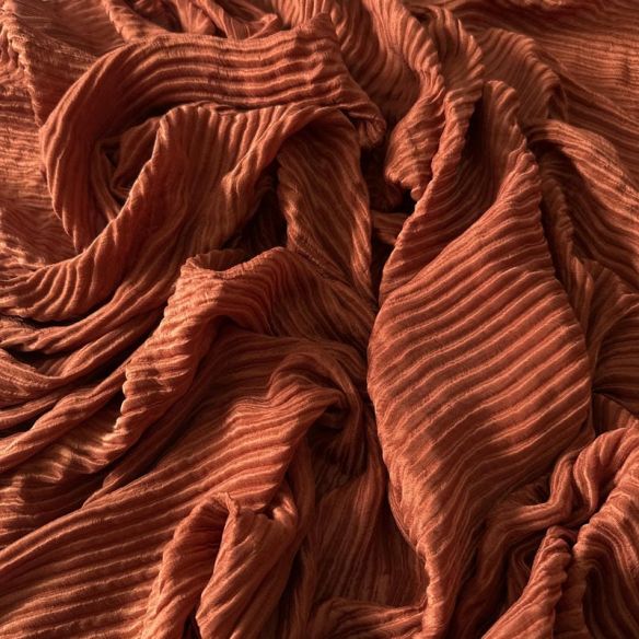 Tecido Seda Pura Silk Plissé Terracota • Conexão Tecidos