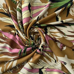 Tecido Viscose Estampada Fauna Tropical Caramelo e Rosé • Conexão
