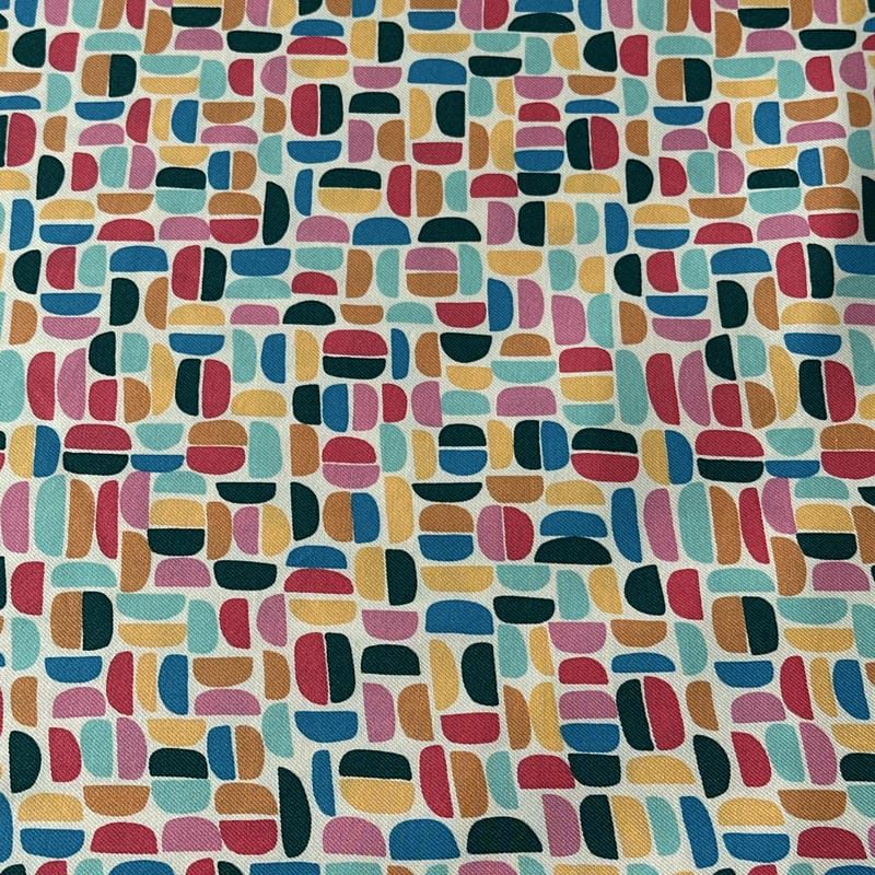 Tecido Viscose Estampada Mosaico Retrô Multicolorido • Conexão Tecidos