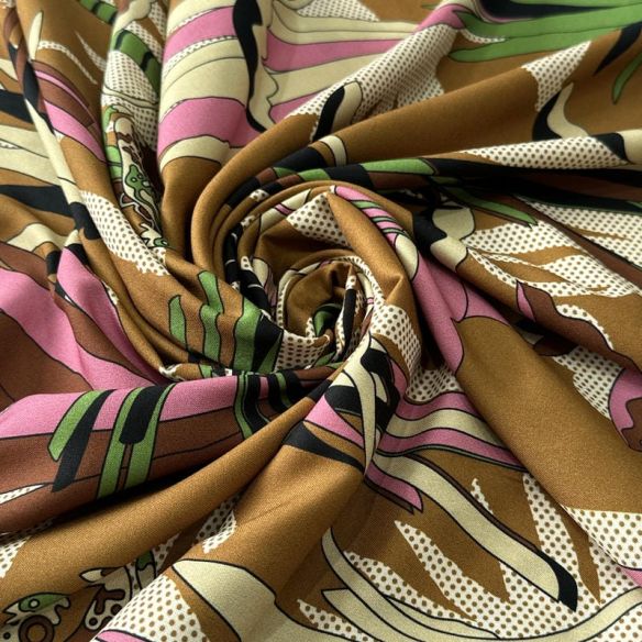 Tecido Viscose Estampada Fauna Tropical Caramelo e Rosé • Conexão