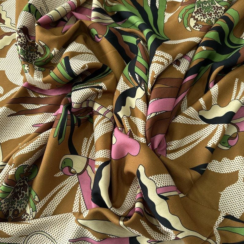 Tecido Viscose Estampada Fauna Tropical Caramelo e Rosé • Conexão