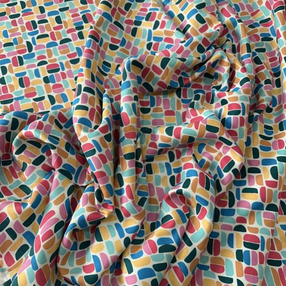 Tecido Viscose Estampada Mosaico Retrô Multicolorido • Conexão Tecidos