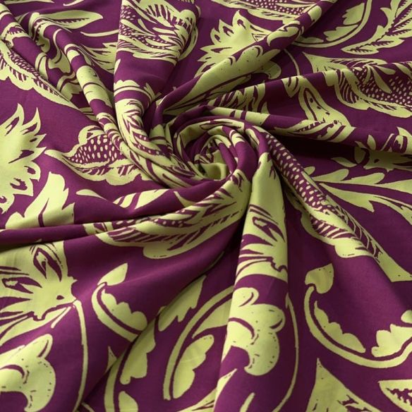 Tecido Viscose Estampada Folhagens Imperiais Ameixa e Pistache •