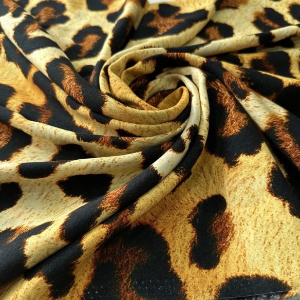 Tecido Viscose Estampada Onça Clássica Caramelo • Conexão Tecidos
