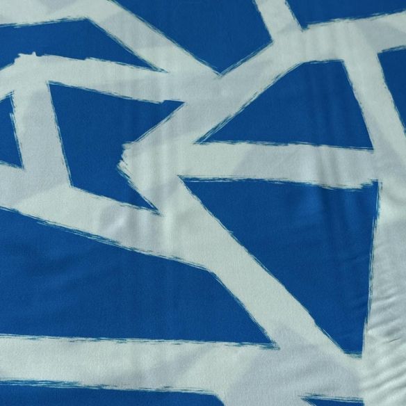 Tecido Viscose Estampada Geométrico Santorini Azul e Off White •