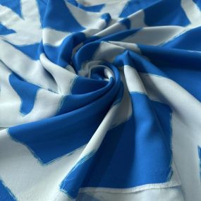 Tecido Viscose Estampada Geométrico Santorini Azul e Off White • 2
