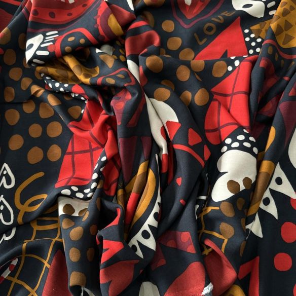 Tecido Viscose Estampada Corações Artísticos Preto e Vermelho •