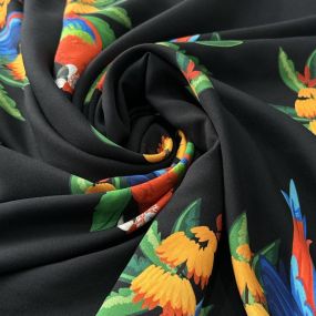 Tecido Viscose Estampada Araras Tropicais Fundo Preto • Conexão 2