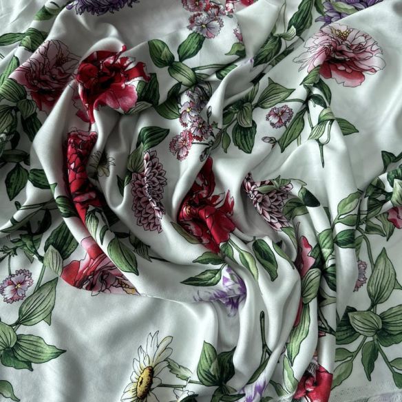 Tecido Viscose Estampada Floral Jardim Romântico Verde Menta •