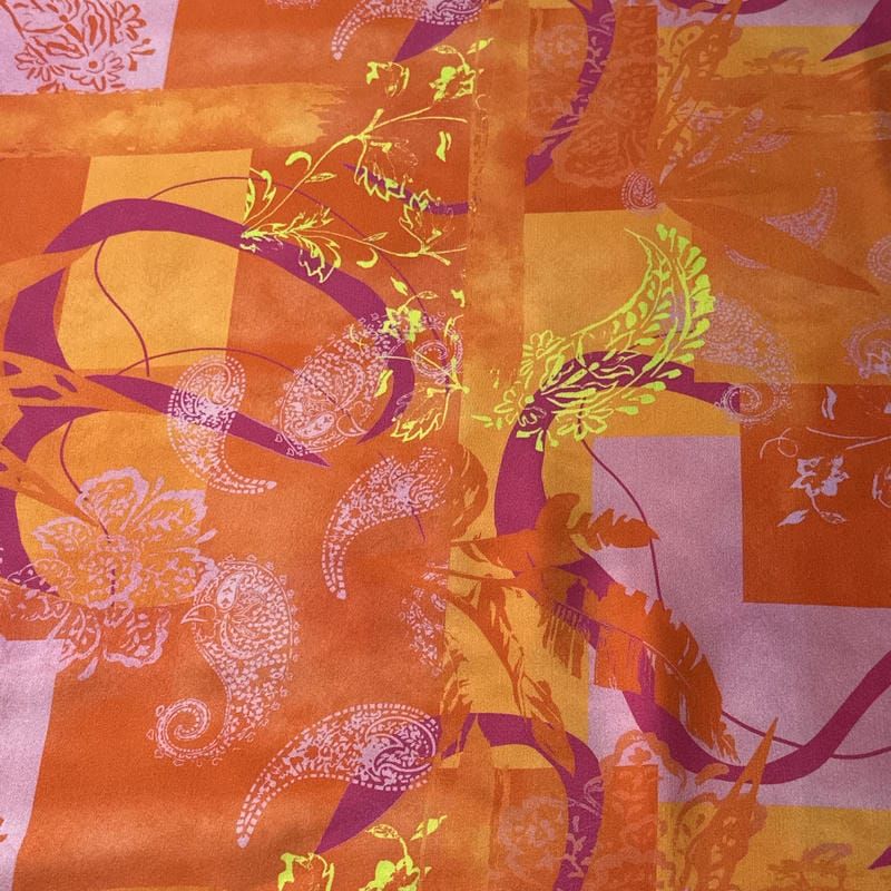 Tecido Viscose Estampada Paisley Solar Laranja e Lilás • Conexão