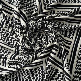 Tecido Viscose Estampada Geométrico Évora Preto e Off White • Conexão