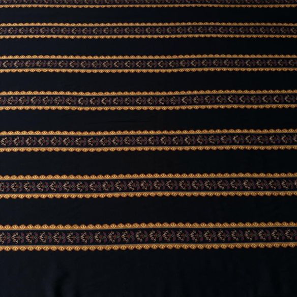 Tecido Viscose Estampada Listrado Floral Versalhes Preto e Ocre •
