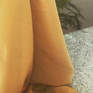 Tecido Crepe de Chine Liso Mel • Conexão Tecidos