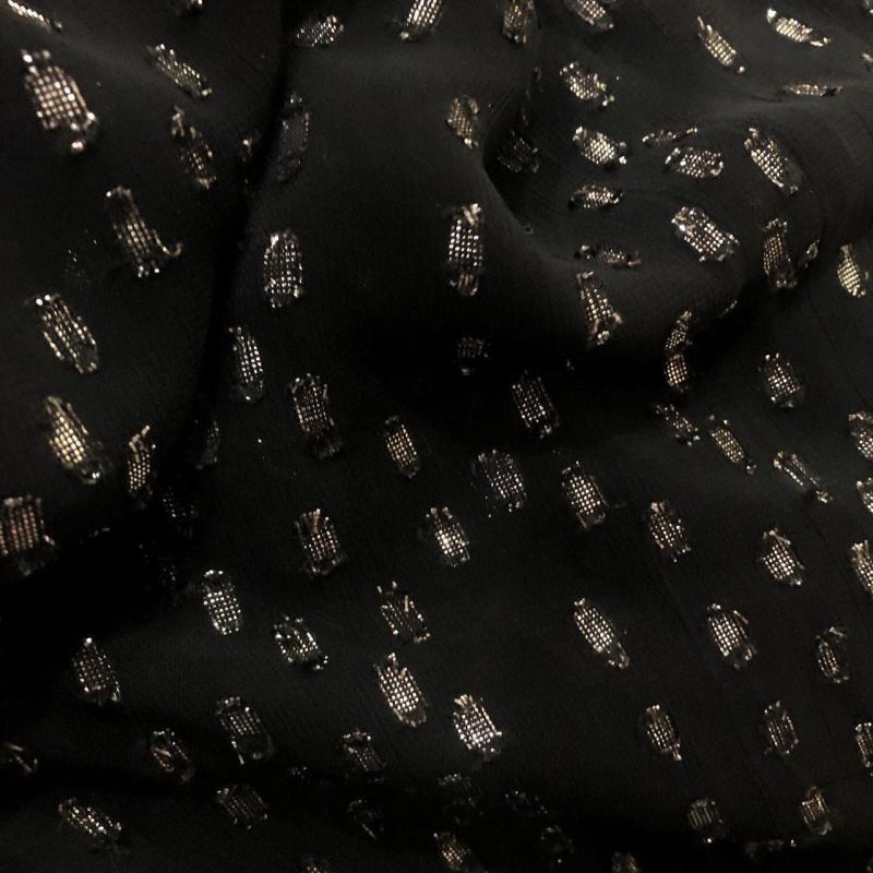 Tecido Chiffon De Viscose Foil Fundo Preto • Conexão Tecidos